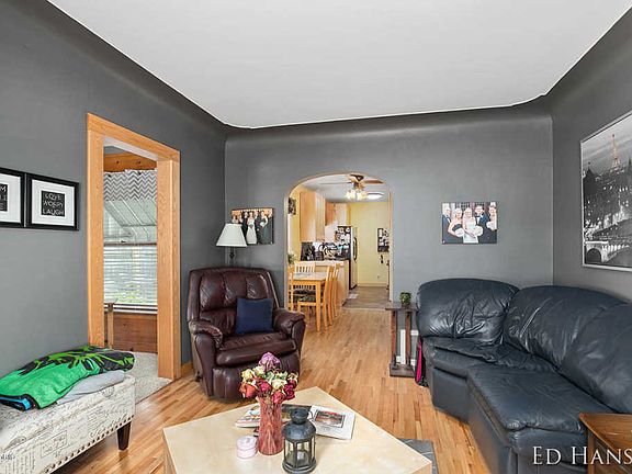 5th image of 720 Eleanor St NE