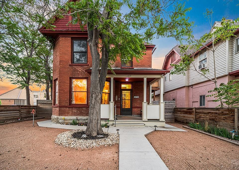 1st image of 418 W 10th St