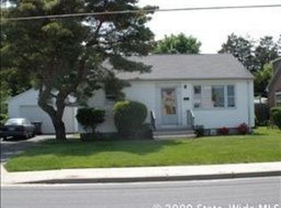 54 Maple Ave, Middletown, RI 02842
