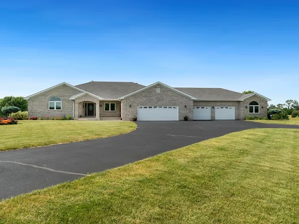 2814 Squaw Prairie Rd, Belvidere, IL 61008