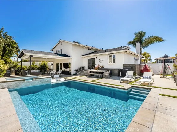 17252 Breda Ln, Huntington Beach, CA 92649