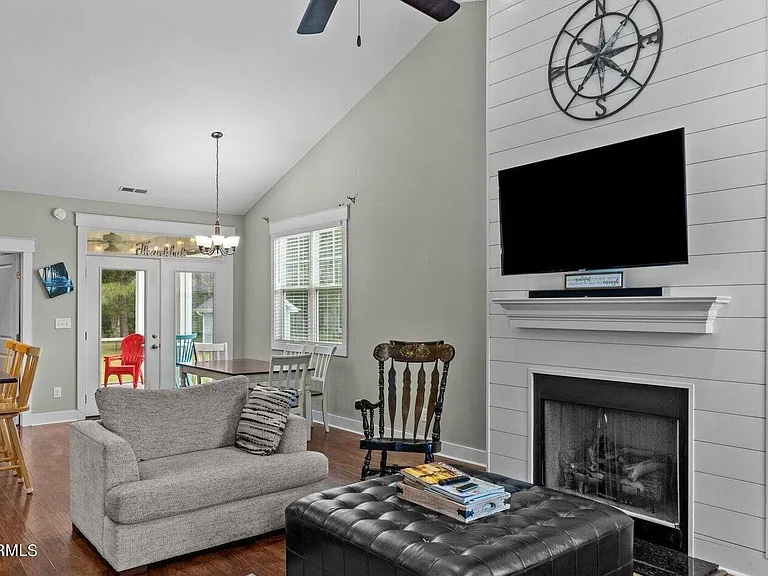 112 Meadowbrook Ct — Photo 8