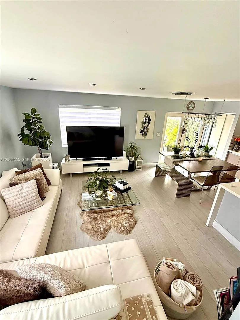 5042 NW 5042 Nw 114 Court 5042, Doral, FL 33178 - 3529 — Photo 3
