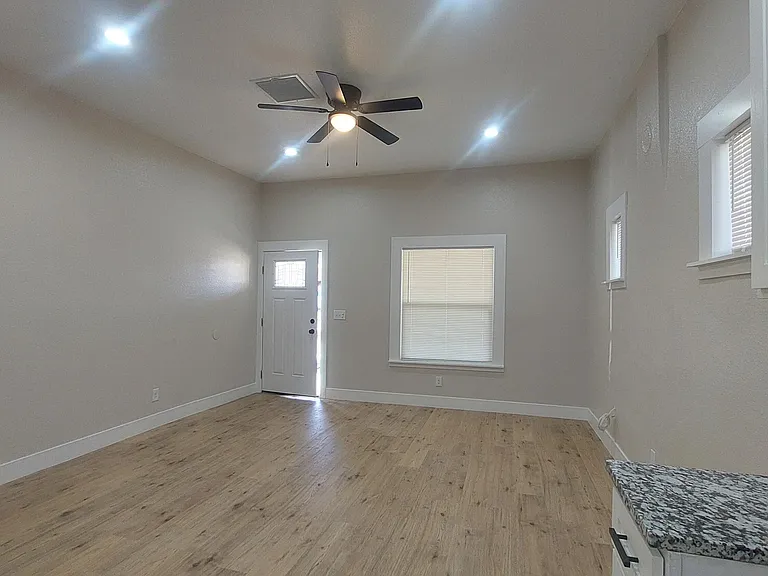 2414 San Diego Ave E #EL — Photo 22