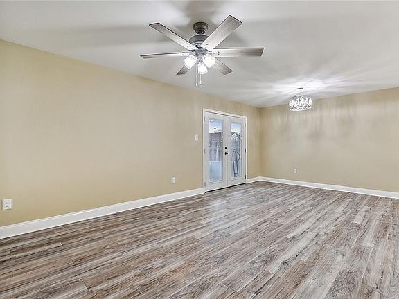 4th image of 2784 Mount Laurel Dr