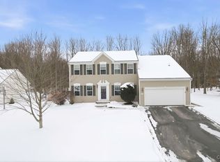4473 Millstream Dr, Clay, NY 13041