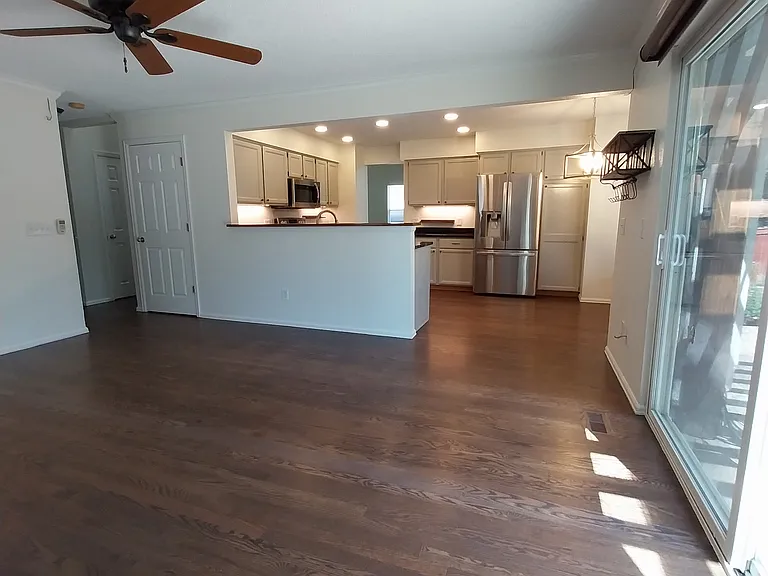 9786 Buckingham Ct — Photo 9