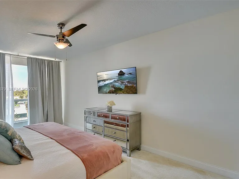 231 Riverside Dr #510 — Photo 2