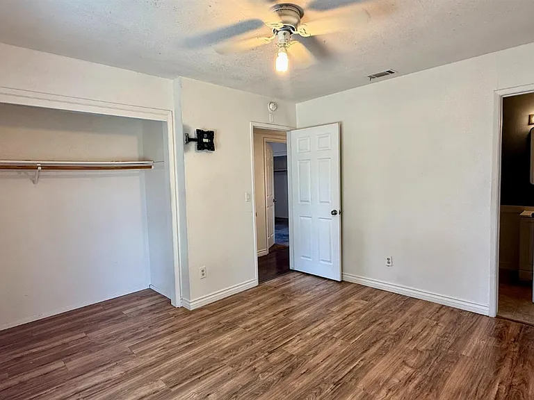 1239 Chittenden Ave — Photo 13