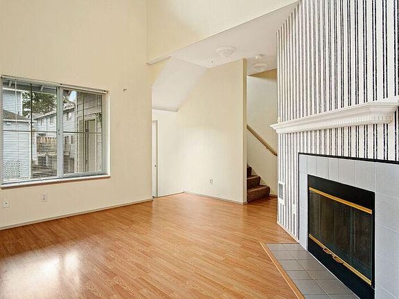 4th image of 6304 Barstow Ln SE Unit 4