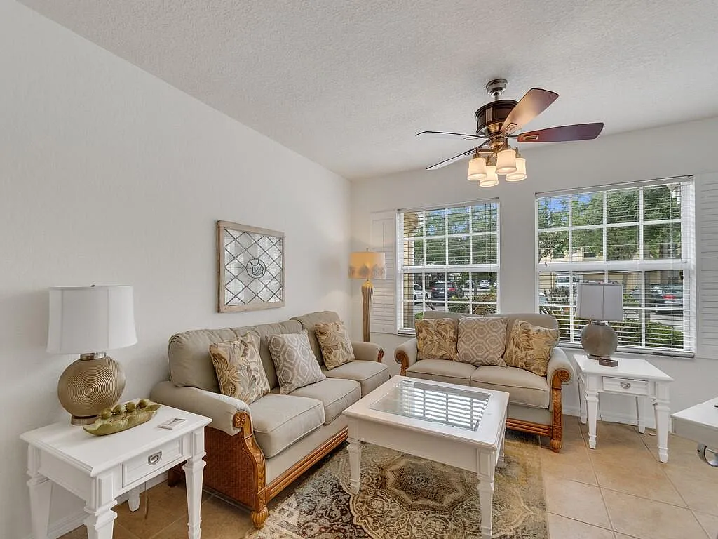 1 bed, 1.0 bath, 752 sqft, $1,650 — Photo 2