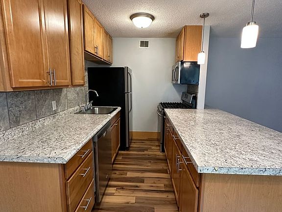 3rd image of 3506 Jackson St #4