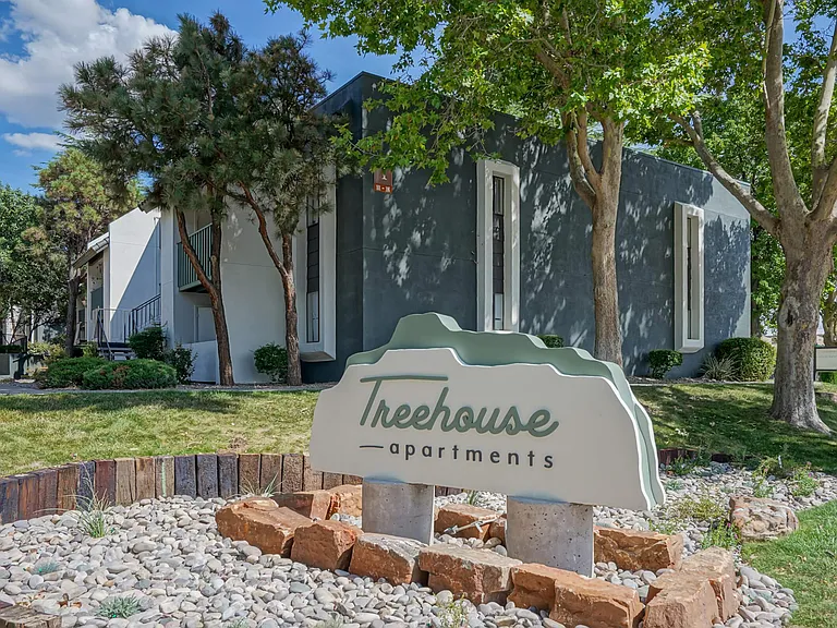 Treehouse Apartments Exterior