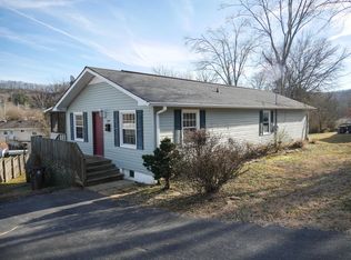 127 S Seneca Rd, Oak Ridge, TN 37830