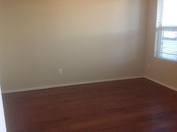 4th image of 2722 Garlic Creek Dr