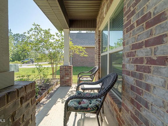 3rd image of 3950 River Trace Dr