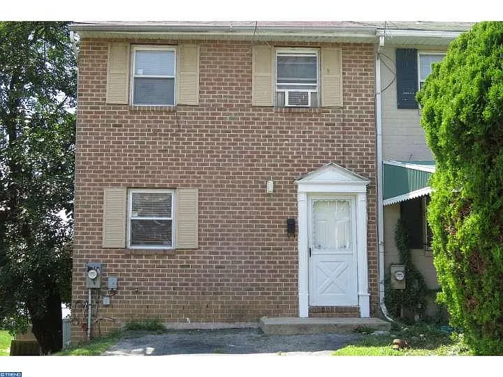 1532 Clifton Ave photo 1