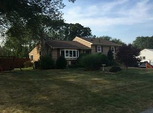 70 Sunnybrook Dr, North Kingstown, RI 02852