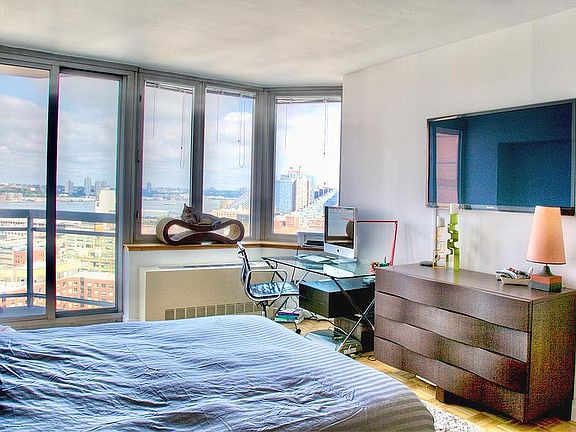 3rd image of 500 W 43rd St APT 29H