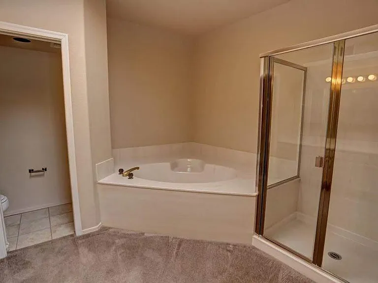 108 N Champagne Pl — Photo 20