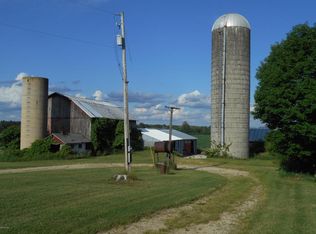 14302 S Mason Dr, Grant, MI 49327