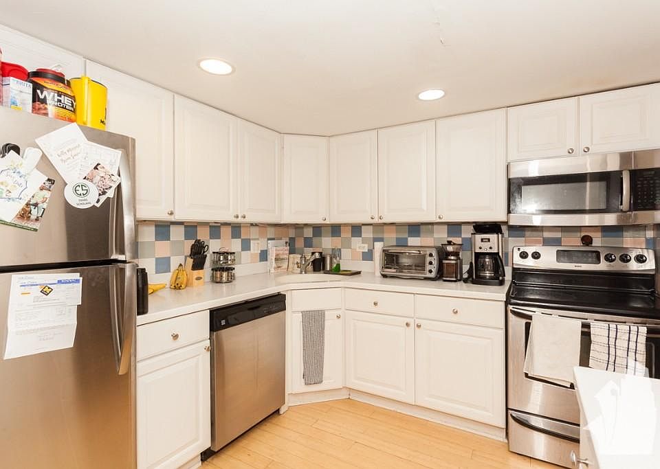 1st image of 429 W Grant Pl
