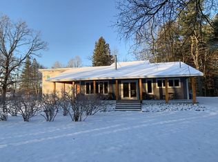 328 Amherst Rd, Pelham, MA 01002