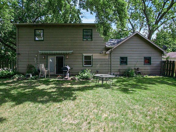 4th image of 52887 Forestbrook Ave