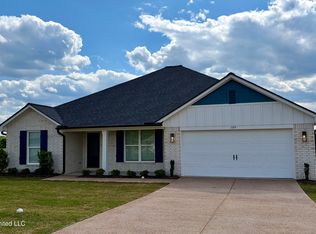 109 Red Bird Cv, Senatobia, MS 38668