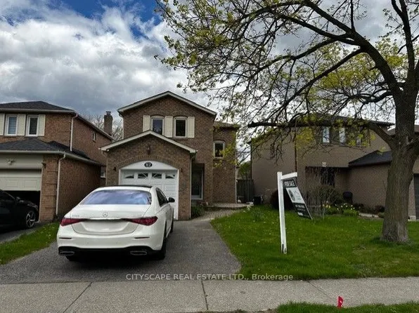 82 Chatfield Dr, Ajax, ON L1T 2J9