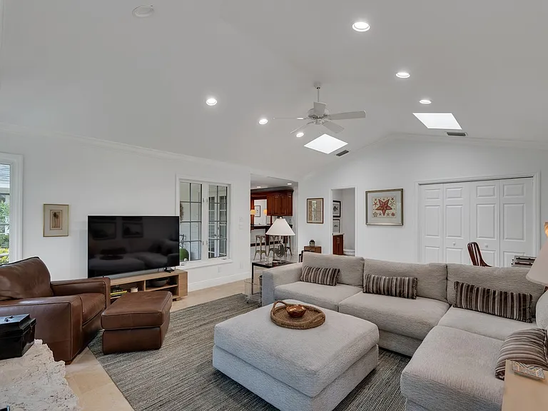 2280 Silver Sands Ct — Photo 6