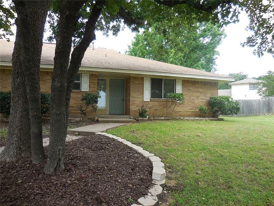 1st image of 2204 Canterbury Ct