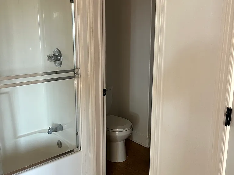 2068 Wallace Ave #B — Photo 29
