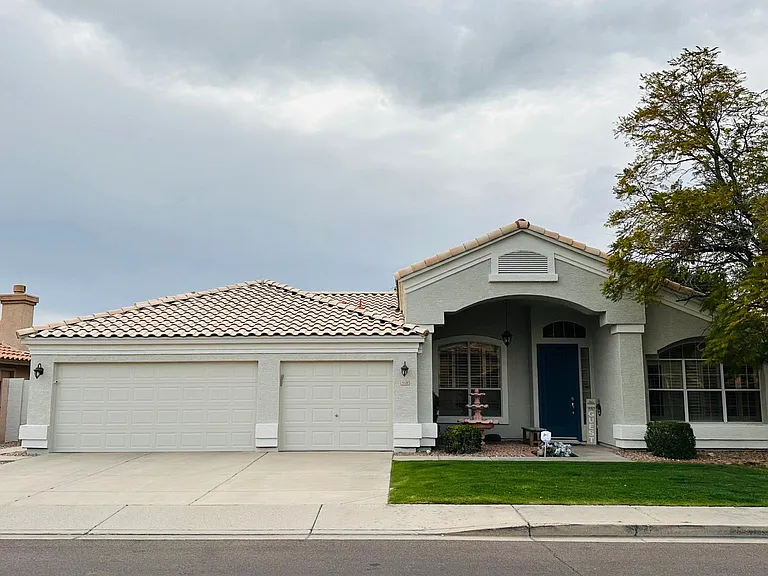 19108 N 78th Ln — Photo 2