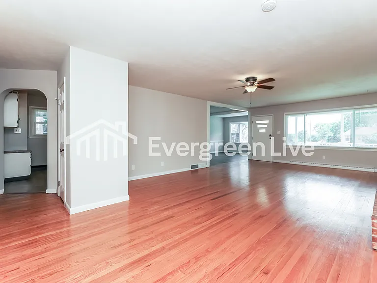 303 Meyer Ave — Photo 3