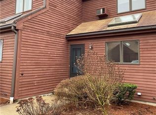 97 W Main St APT 28, Niantic, CT 06357