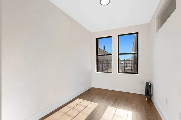 Rented by REAL New York | media 32