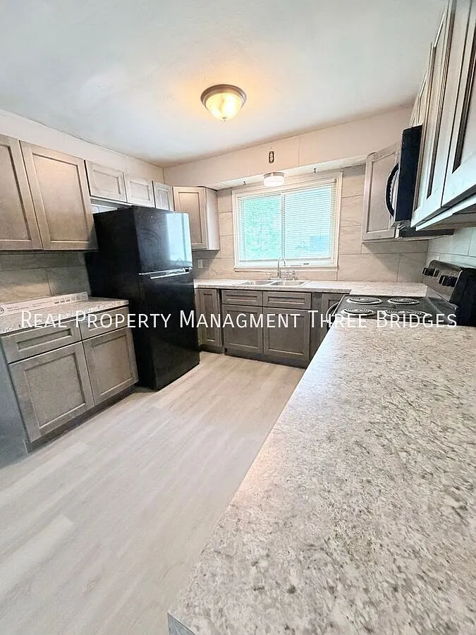 ** Move-in Special - 4 Bedroom Ferguson Home* — Photo 1