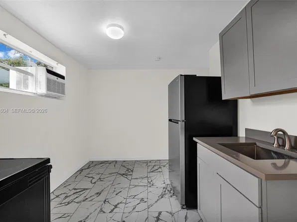 520 NW 49th St, Miami, FL
