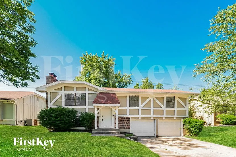 3 bed, 2.0 bath, 1435 sqft, $1,930 — Photo 1