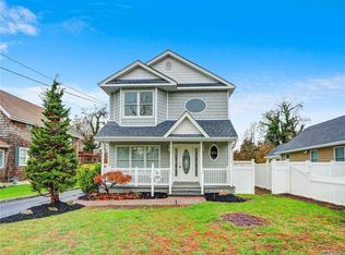 196 Smith Ave, Islip, NY 11751