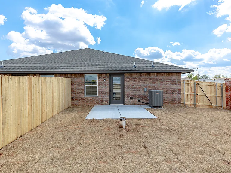 2324 SW 90th Pl — Photo 17