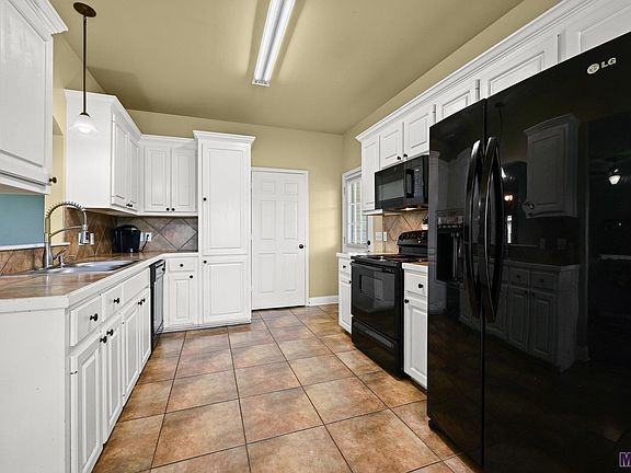 5th image of 30222 Daffodil Dr