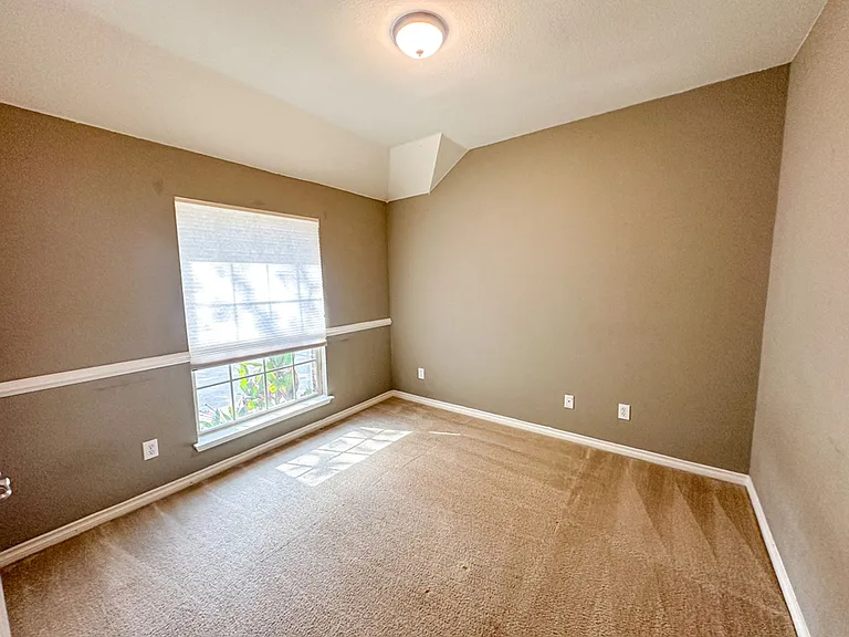 1715 Nestledown Dr — Photo 22