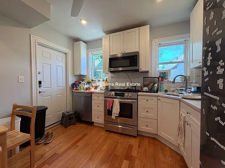 11 Burnham St — Photo 1