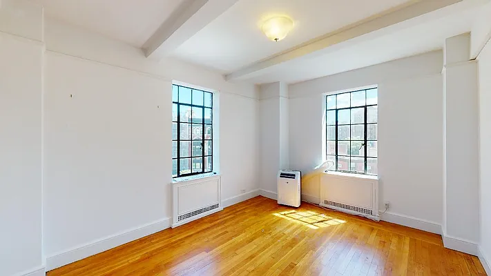 Rented by Bond New York | media 9