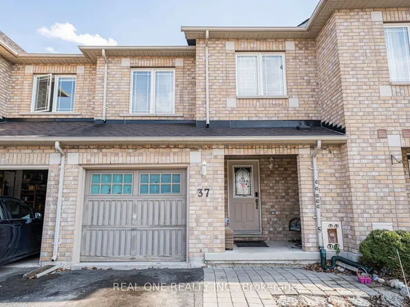 37 Bilbrough St, Aurora, ON L4G 7W3