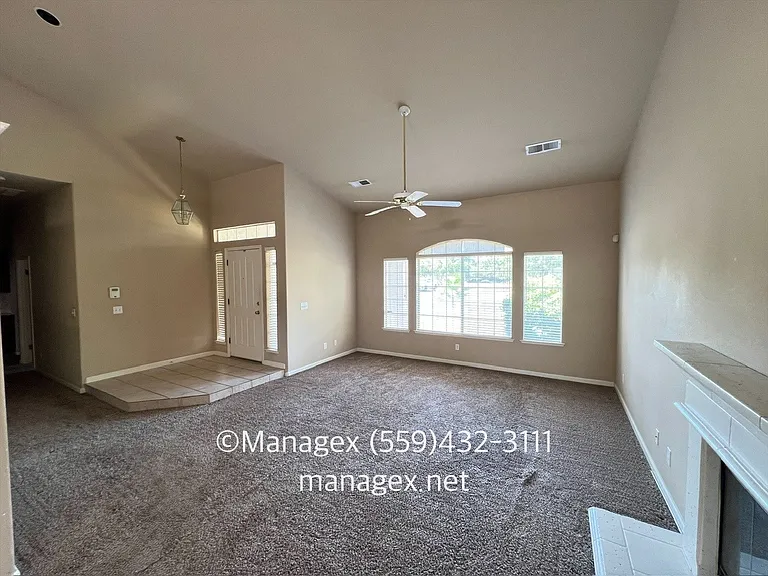2360 E La Quinta Dr — Photo 3