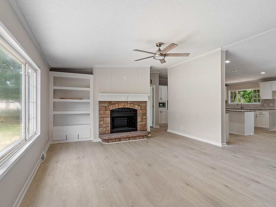 125 Hillcreek Dr, Parkton, NC 28371 | Zillow
