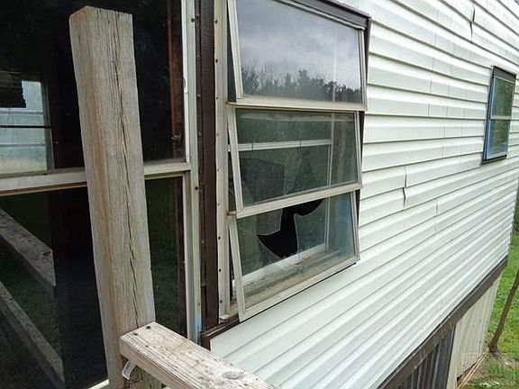 2nd image of 1572 Clarks Creek Cir
